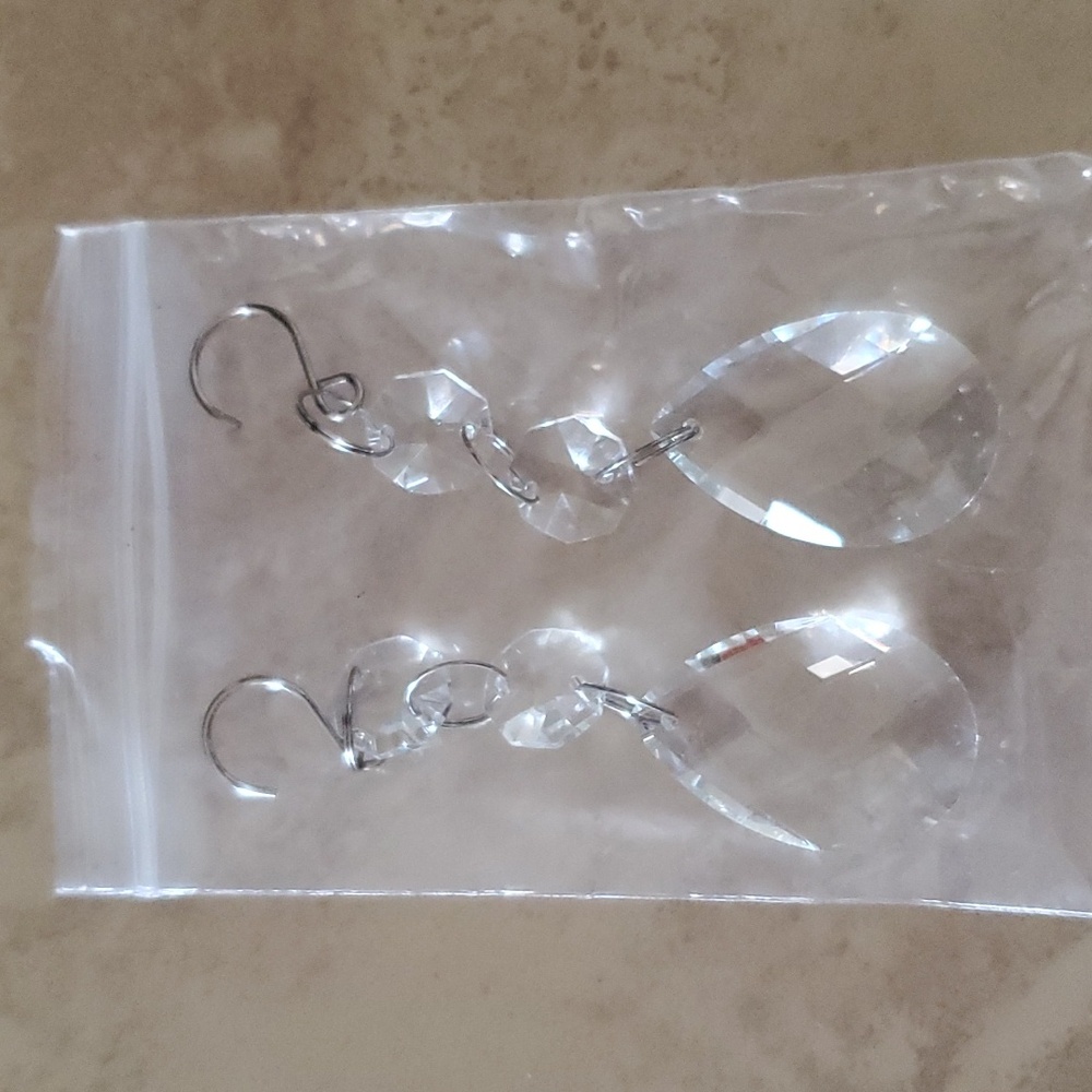 Bundle of (2) faux crystal links